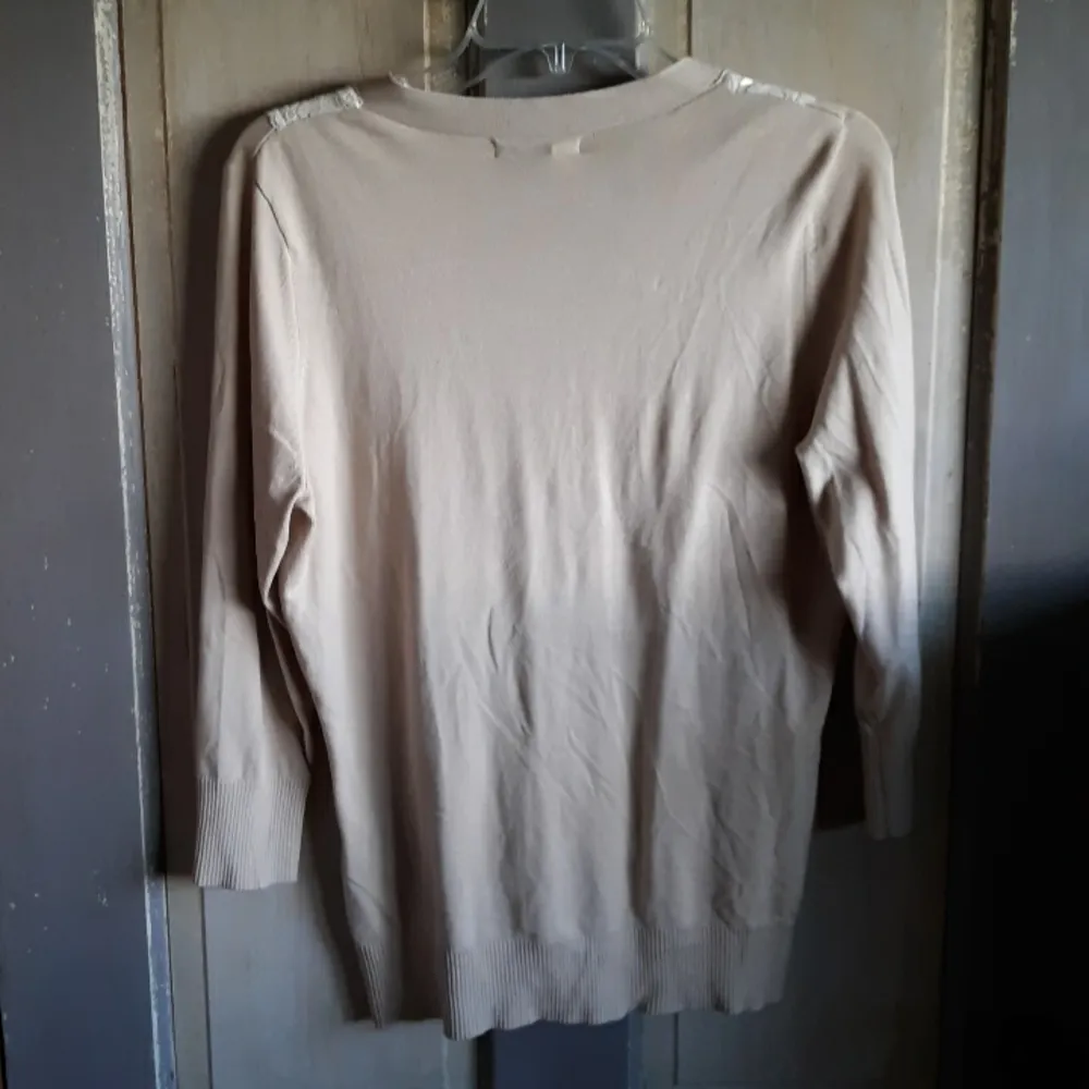 August Silk Tan and White Lace Cardigan - Image 4