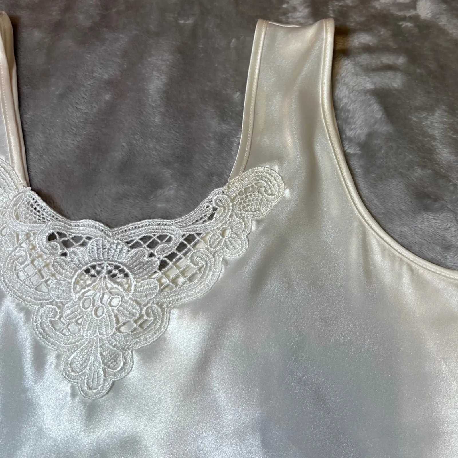 Escapades Camisole Womens Medium Ivory Vintage Lingerie Slip Cami Top Lace Trim White - Image 5