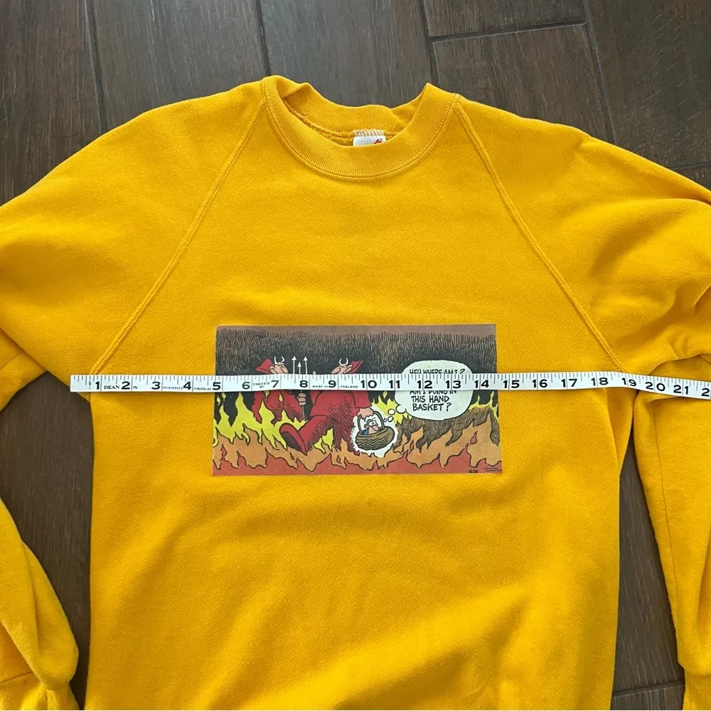 Vintage Mother Goose & Grimm 'Handbasket' 90s Jerzees Gold Sweatshirt sz M - Image 4
