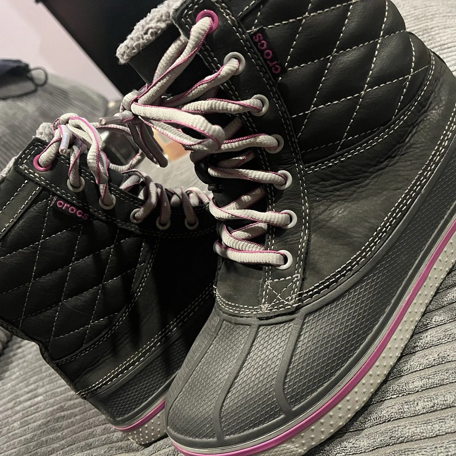 Crocs Womens 7 US AllCast Waterproof Duck Boot Snow Weather Black Purple Gray - Image 10