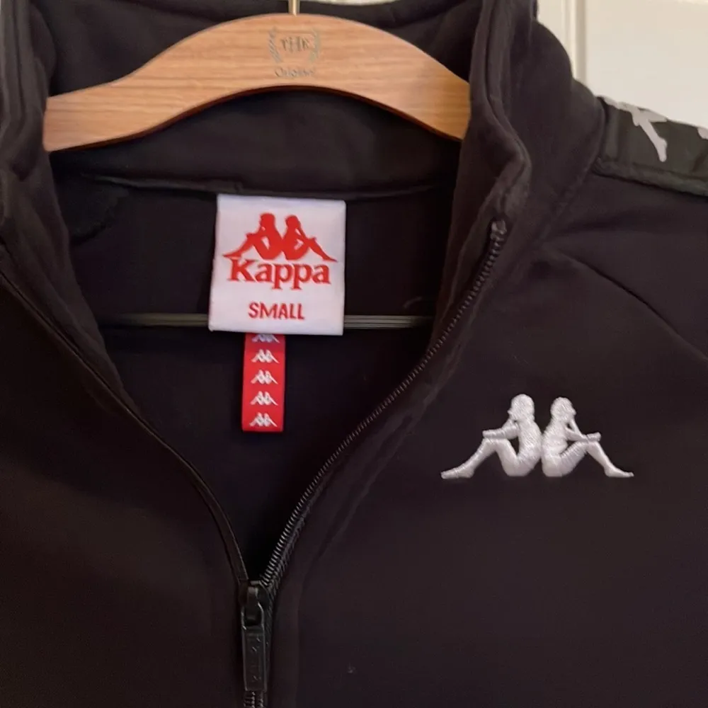 Kappa  Black sweatshirt crop top quarter zip. NWOT - Image 4