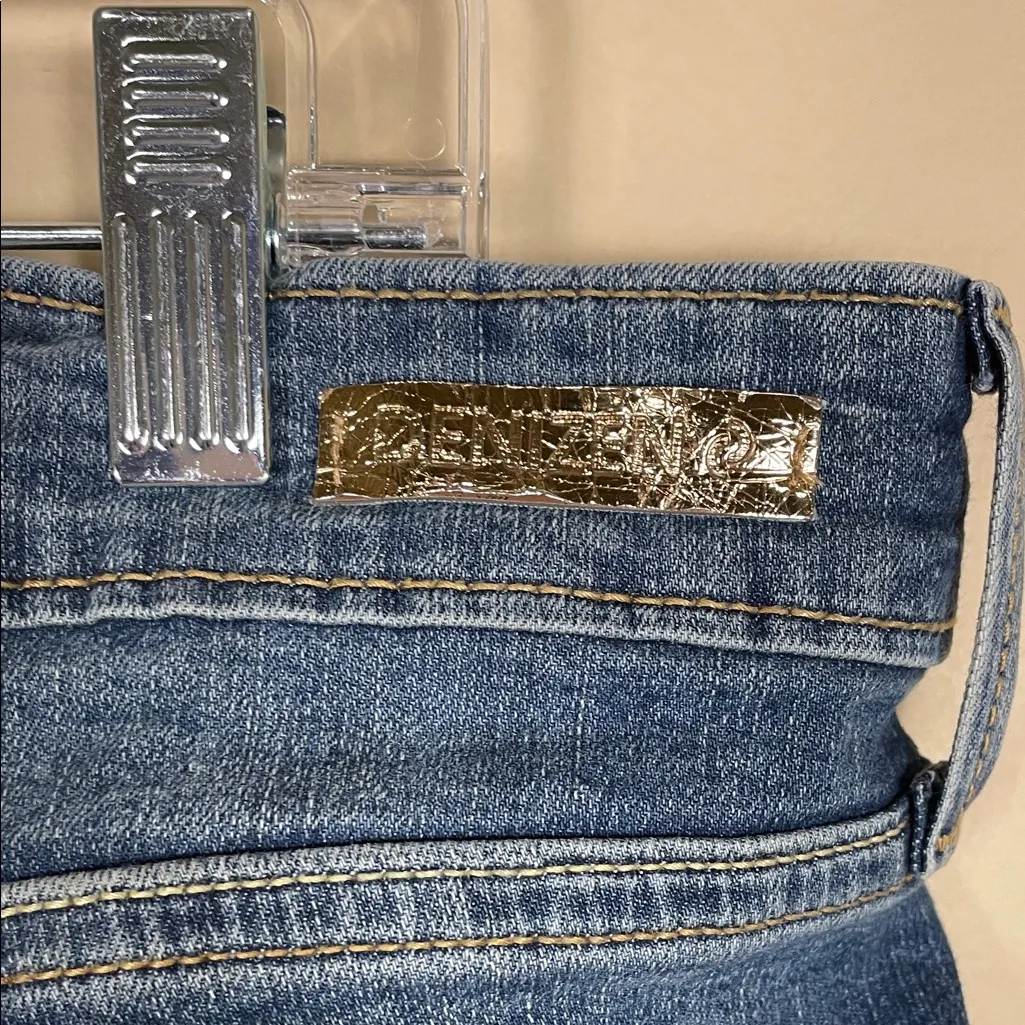 Denizen from Levi's Women’s Modern Skinny Cropped Rolled Hem Denim Jeans - Image 9