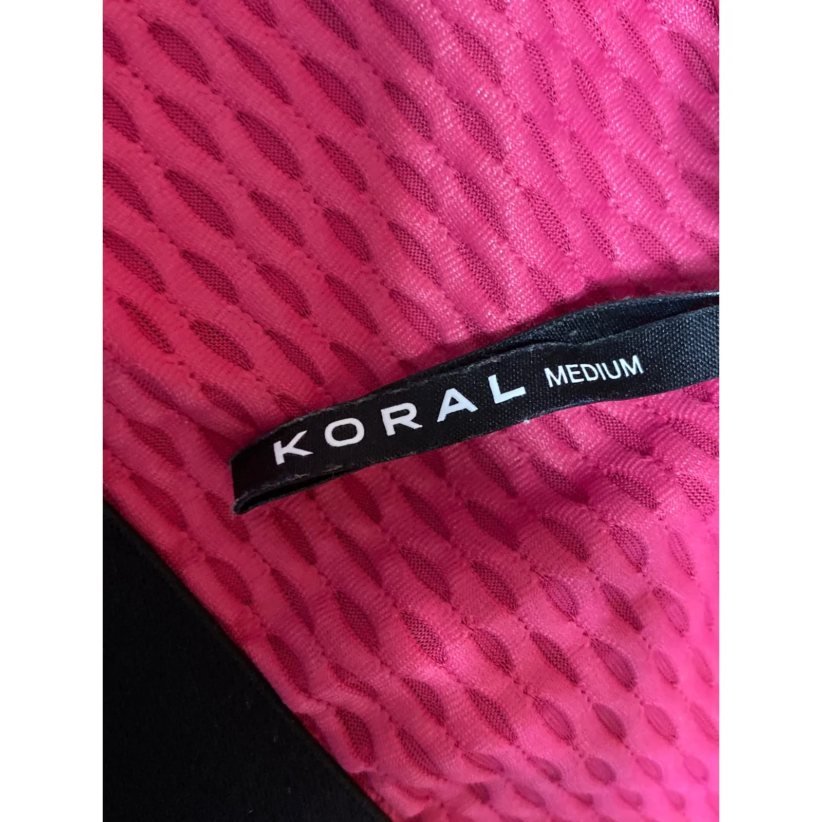 Koral Women's Pink Racerback Yoga Workout Athletic Sports Bra Crop Top Size M - Image 3