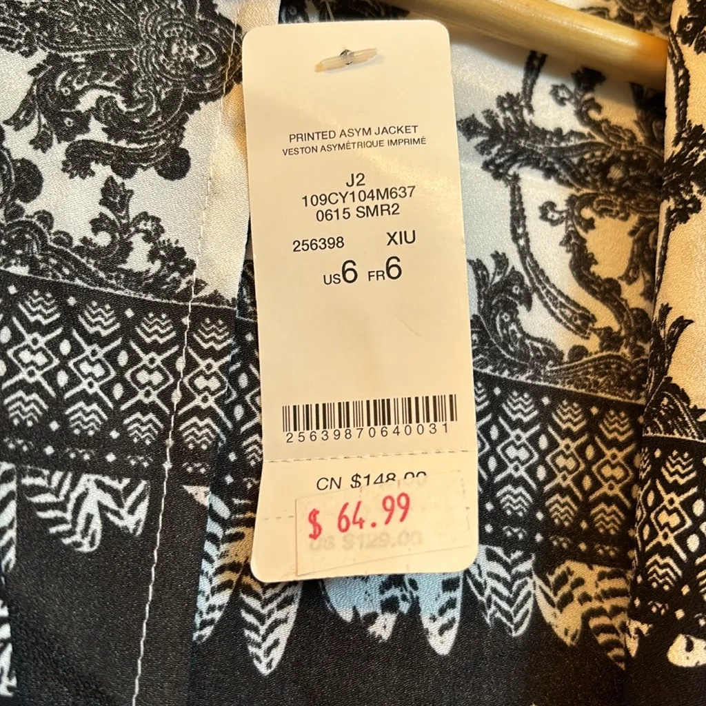 BEBE NWT black and white printed asym jacket sz 6 - Image 3