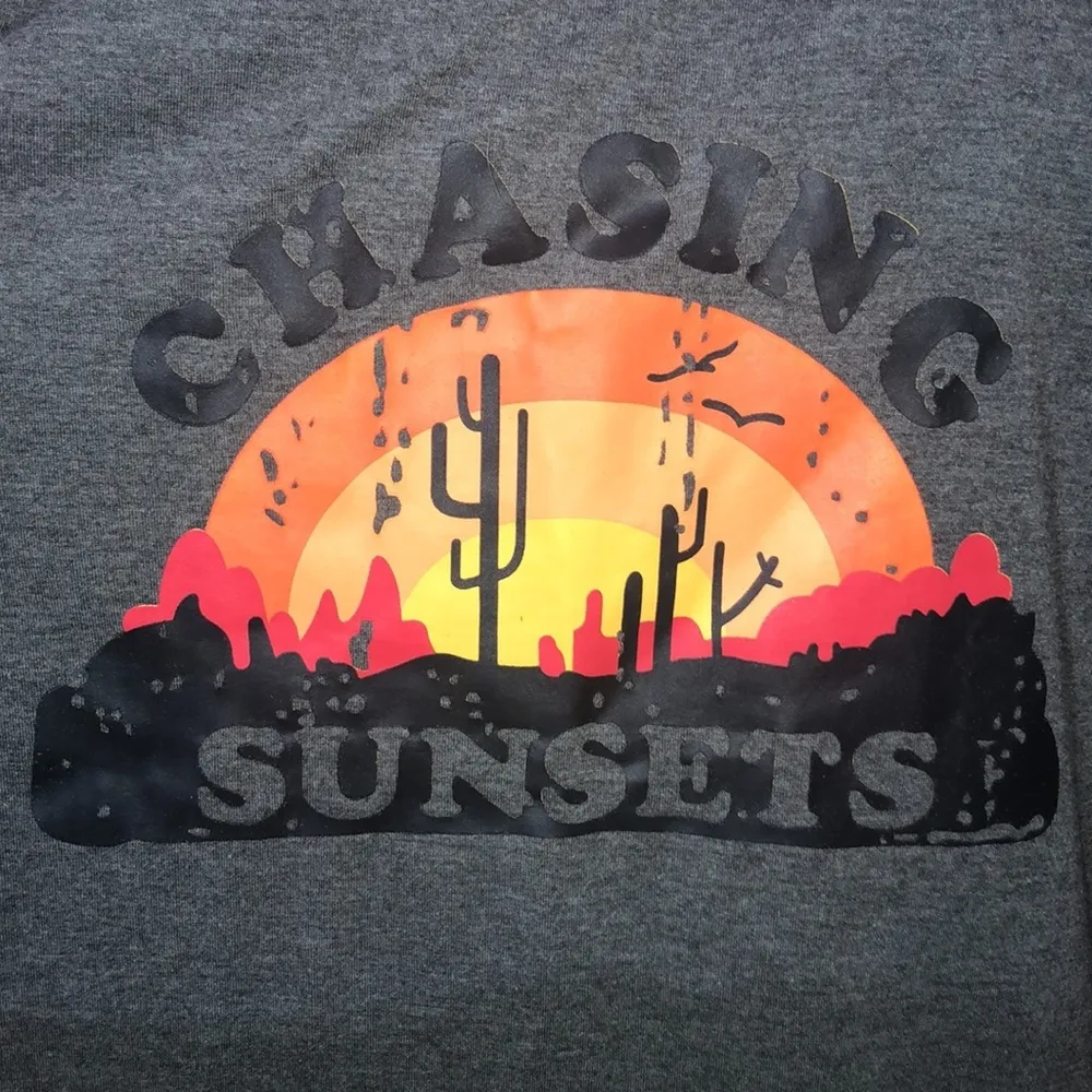 Chasing sunsets tank top no size fits like a large - Image 2