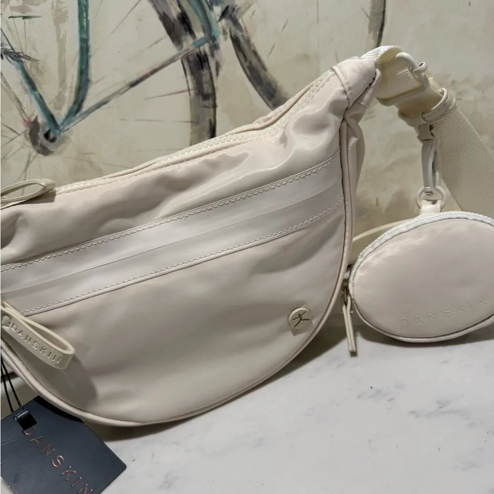 Danskin  crossbody bag ♥️ - Image 5