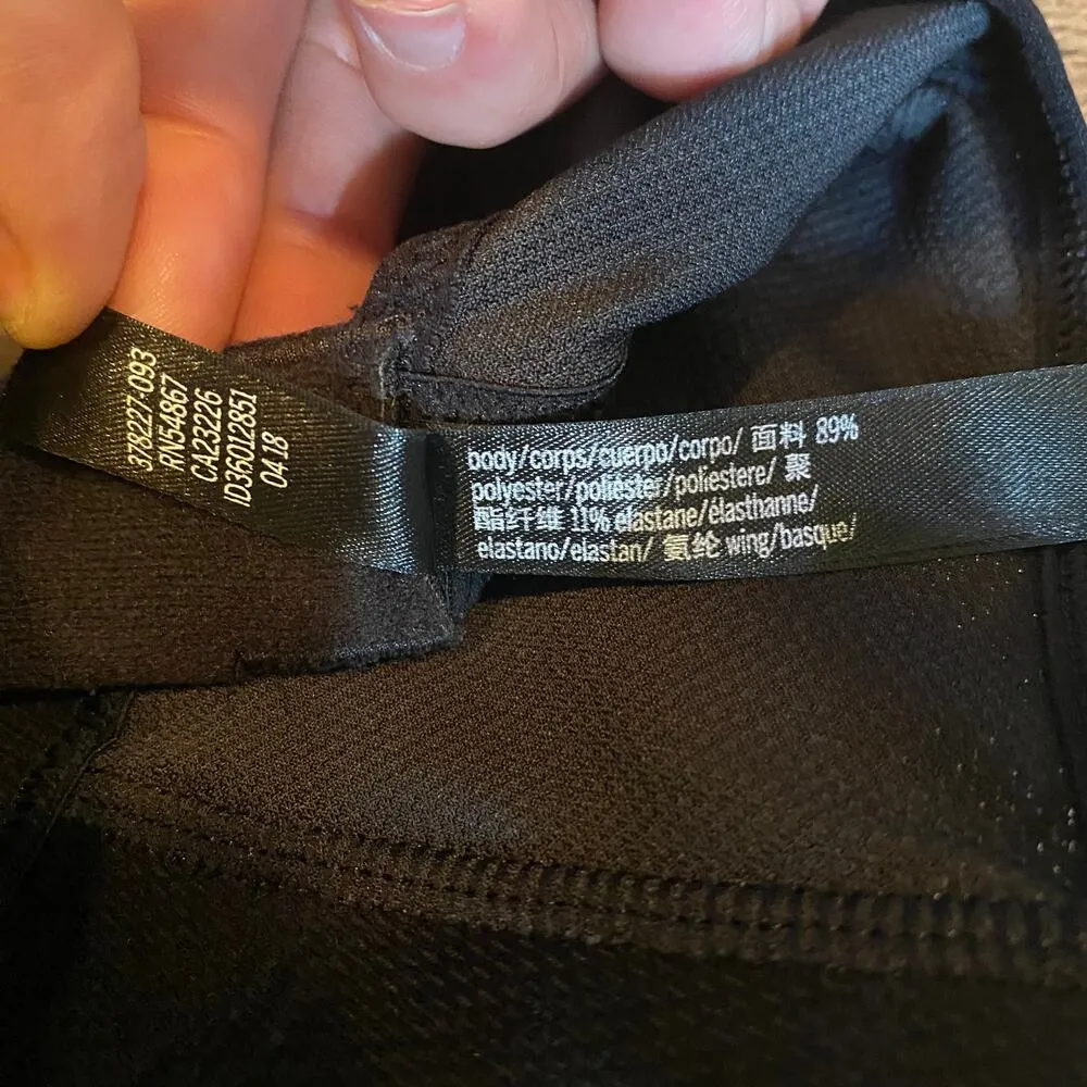 Victoria's Secret Victoria Sport Black Racerback Sports Bra Size 34B - Image 5