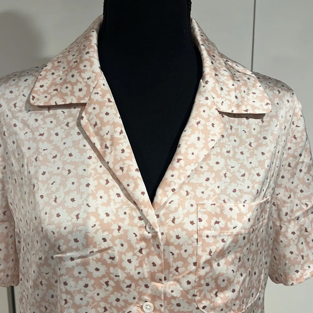 Barefoot dreams pajama top . Size‎ S - Image 2