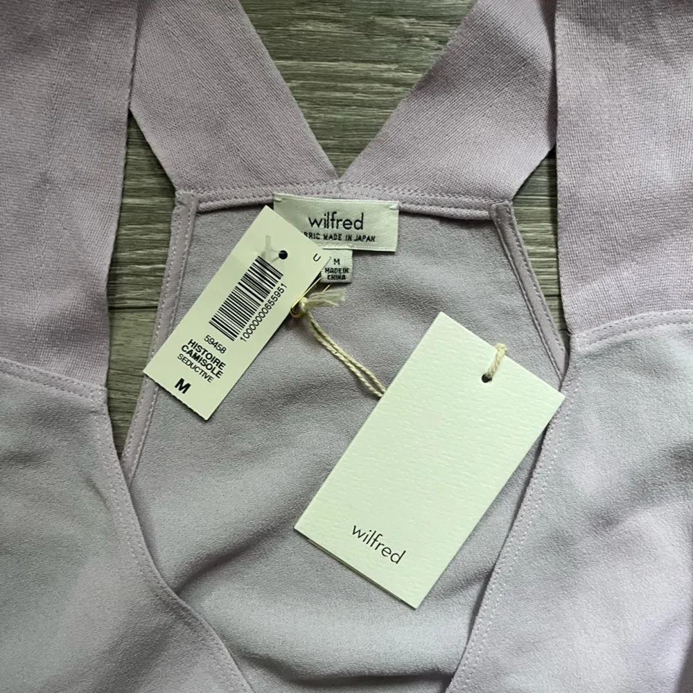 NEW Wilfred Aritzia Lavender Purple Surplice Summer Flowy Tank Top Size M - Image 3