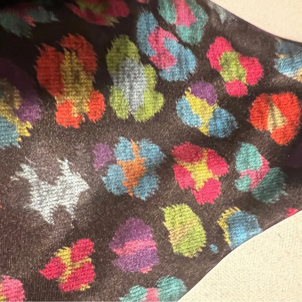 NWT black and floral sports bra size XS - Image 3