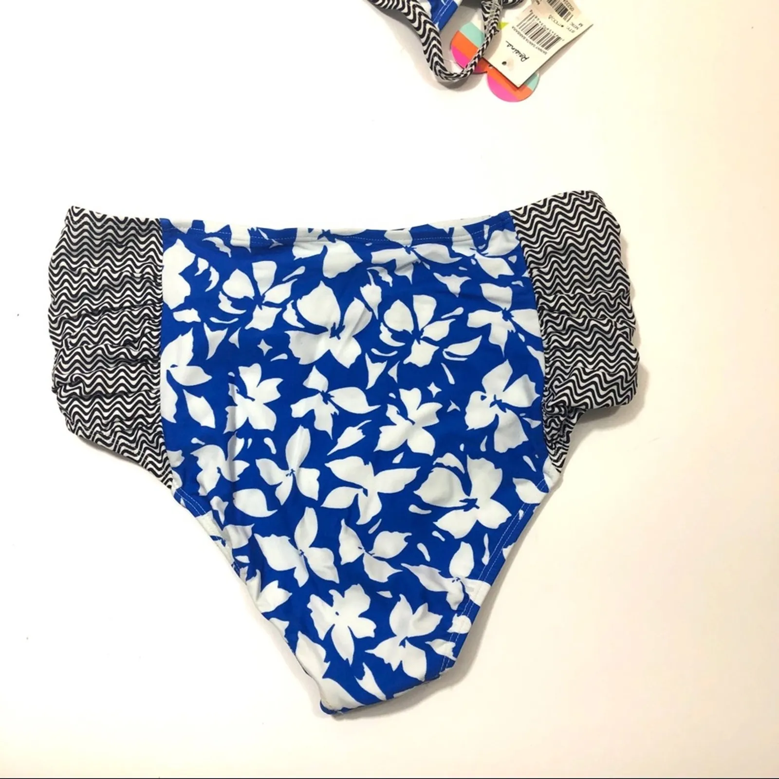 Raisins Santa Barbara high waist 2 piece swimsuit Medium - Image 6