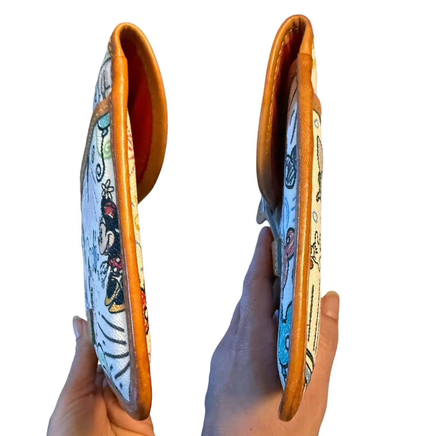 Dooney & Bourke RARE Disney World Disneyland Sketch Envelope Ipad Case - Image 7