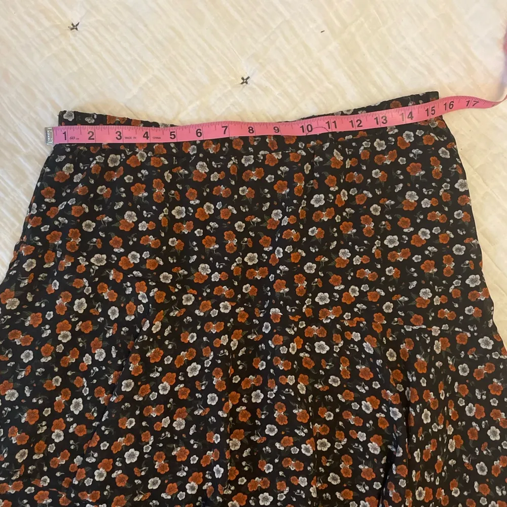 WILD FABLE Floral Tiered Asymmetrical Hem Lined Boho Midi Skirt Size M - Image 9