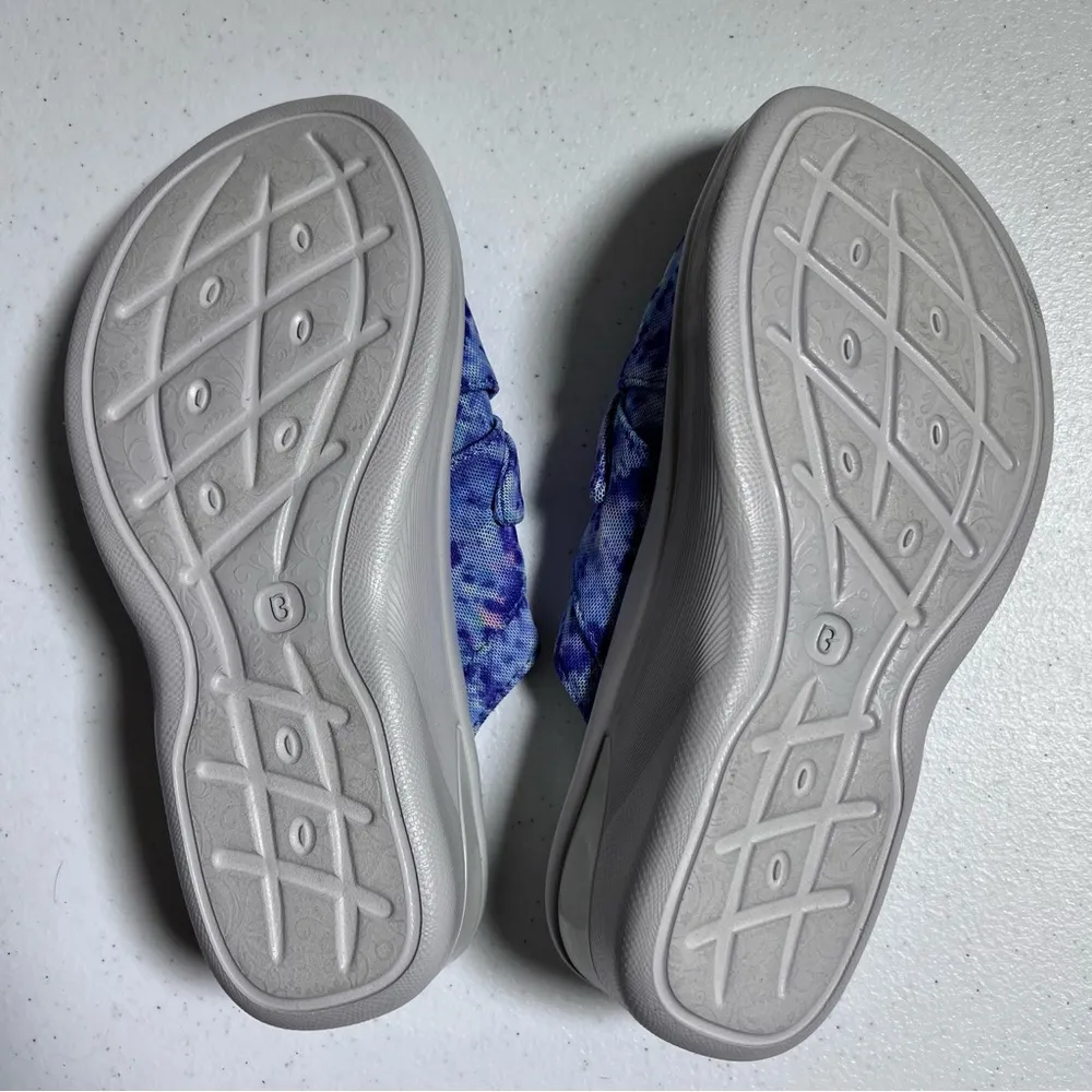 BZees 7W Blue Tie DyeBow Embellished Washable Slide Sandals - Image 8