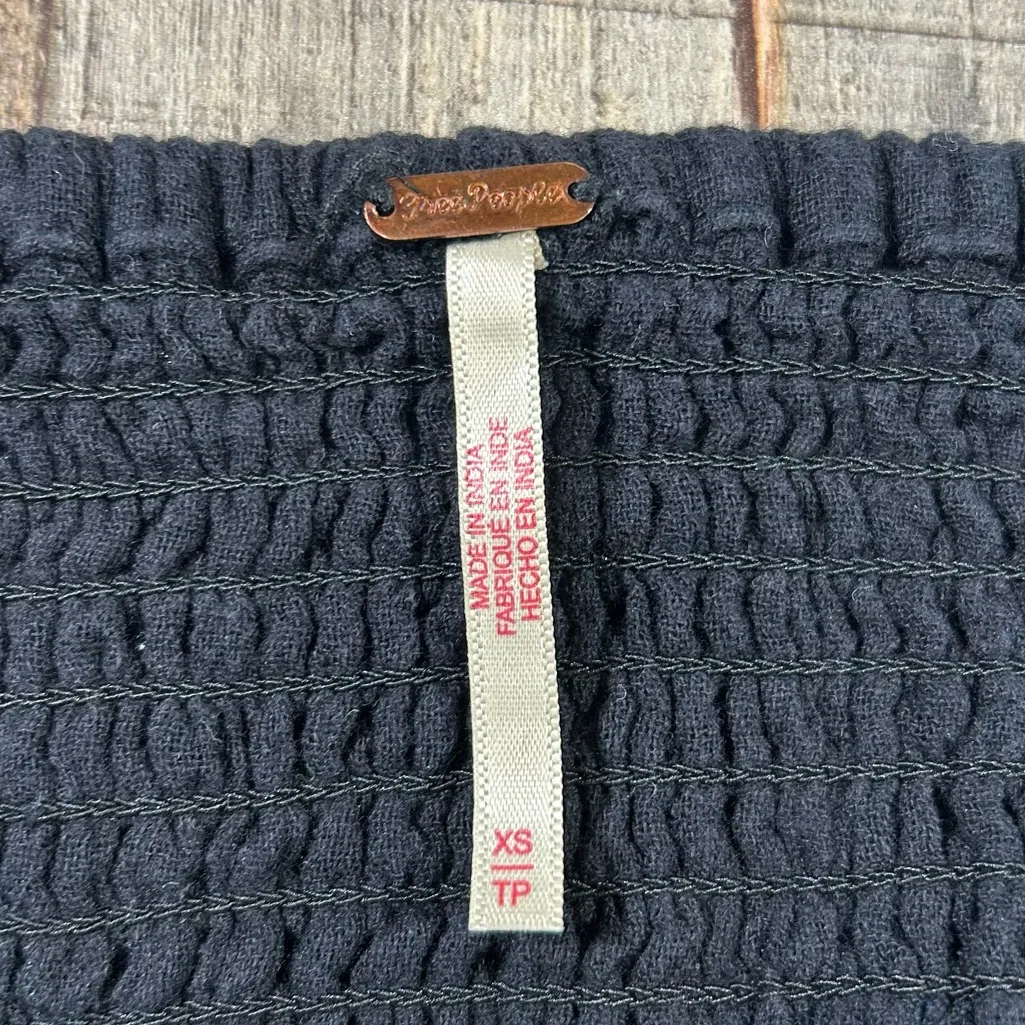 Free People Black Strapless Ruched Peplum Top XS Boho Cottagecore Grunge - Image 4