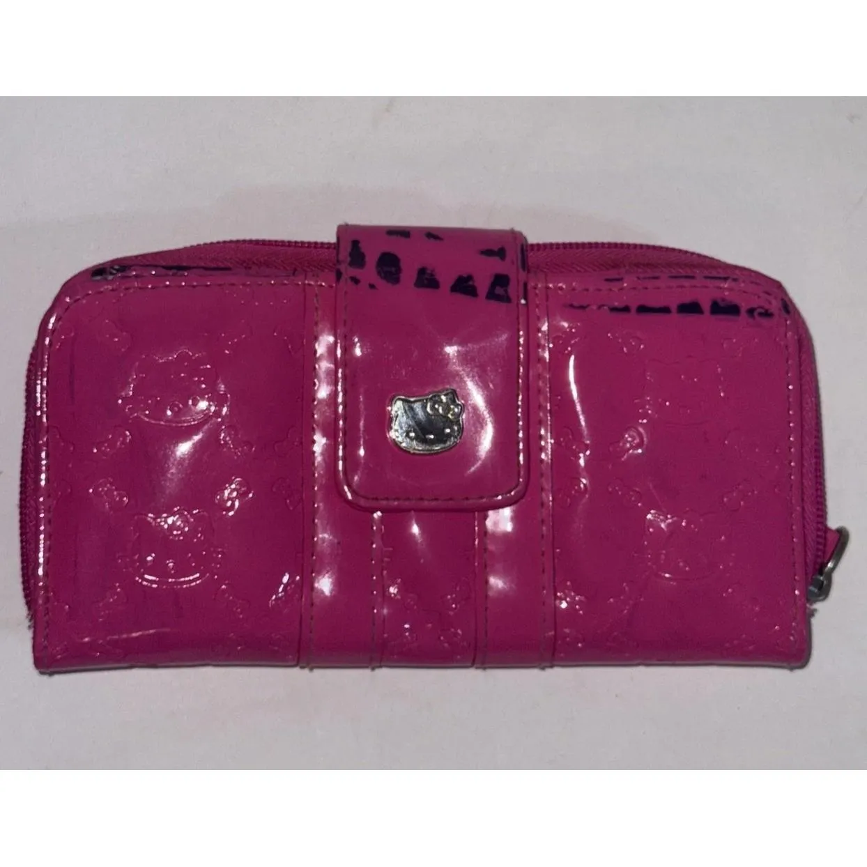 Hello Kitty Vintage Y2K 2009 Loungefly Wallet Pink Patent Leather Collectible - Image 3