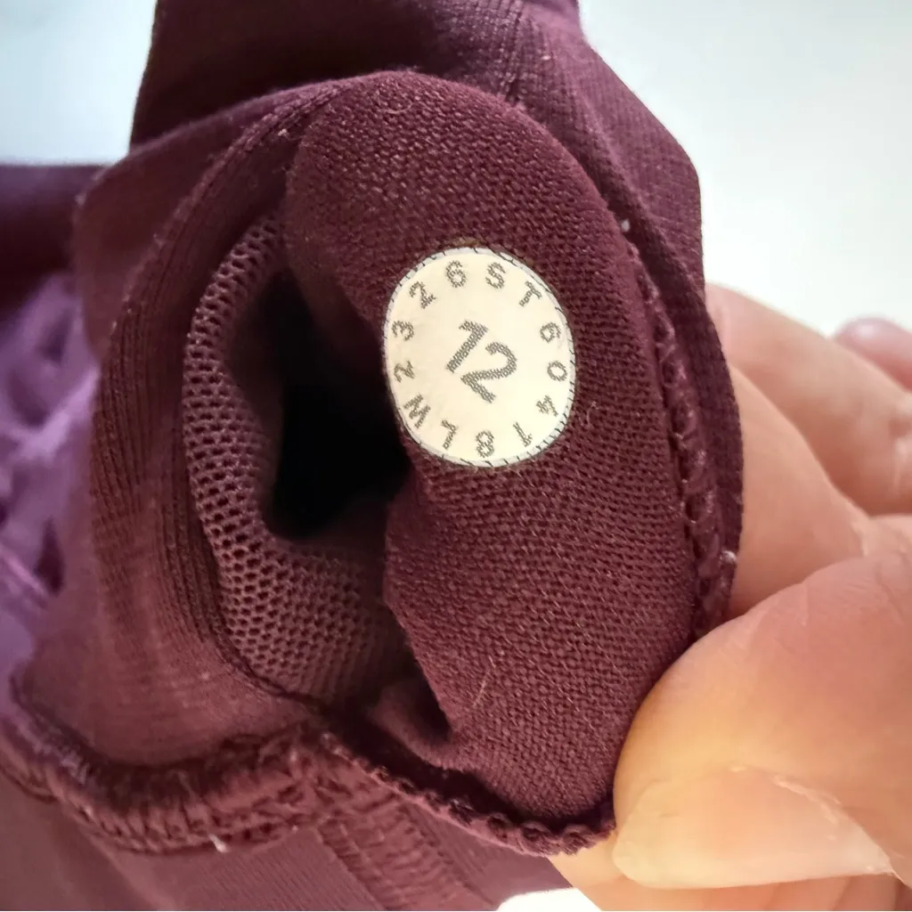 Lululemon  Energy Bra  Cross Back Size 12 Athletic Yoga - Image 3