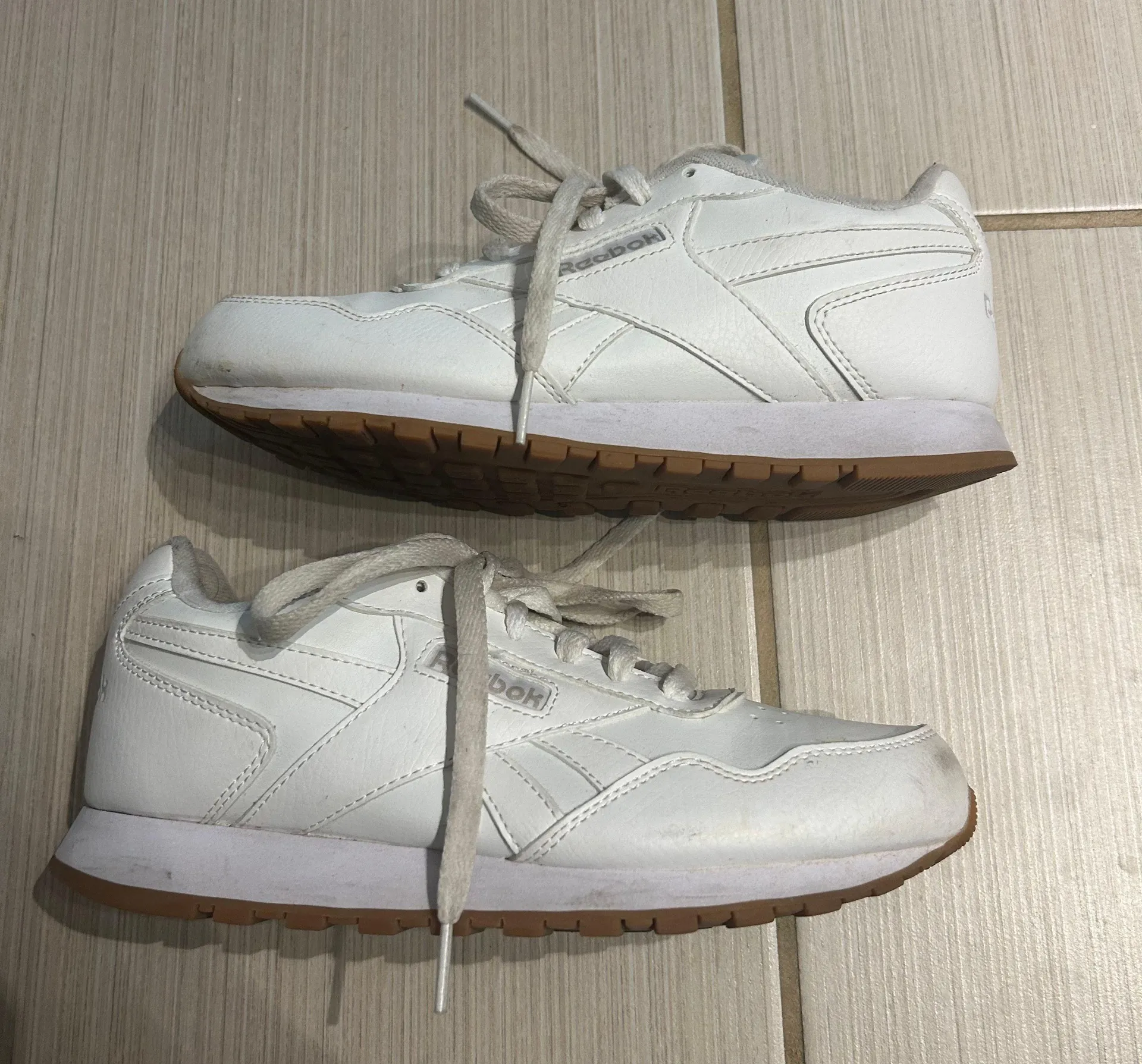 Reebok White Glide Sneaker - Image 3