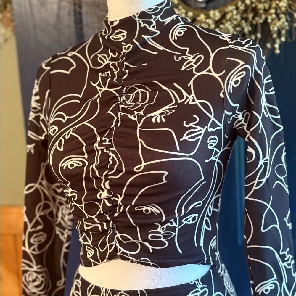 PrettyLittleThing Black and White Abstract Dress with cutout. NWT size 4 - Image 2