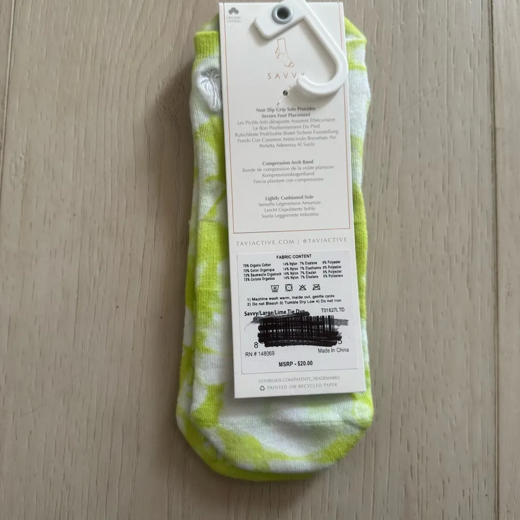 Tavi Noir Savvy green tie dye Grip Socks NWT - Image 4