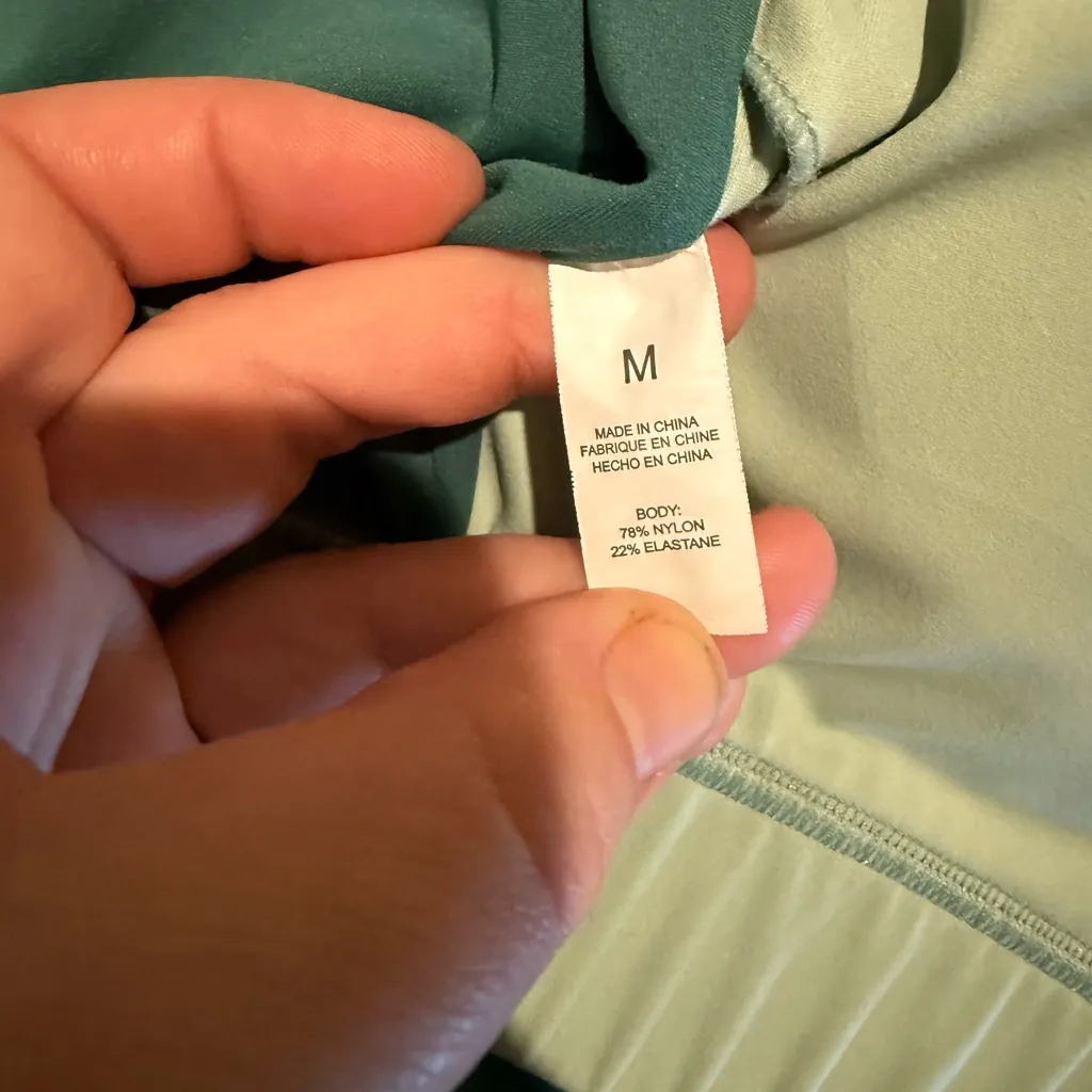 Women’s work out long sleeve crop top small Blue - Image 4