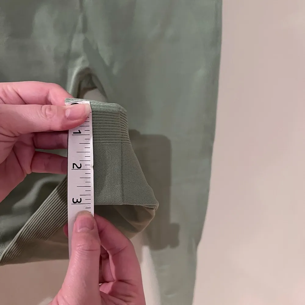 Set Active  Sculpt Flex Leggings in Olive NWOT - Image 7