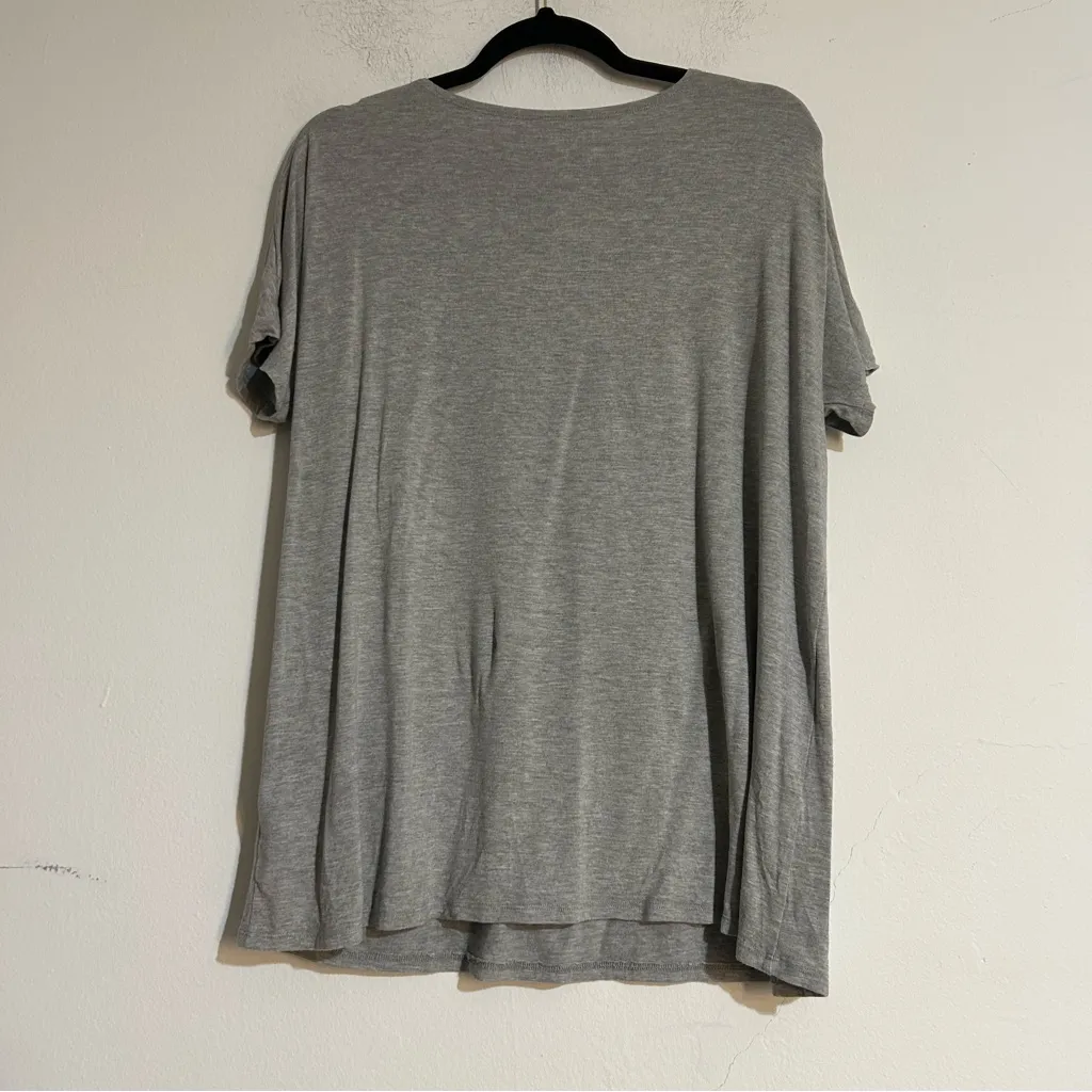 Quince Bamboo Jersey Knit Maternity Short Sleeve V-Neck Tee Grey Size Medium - Image 5