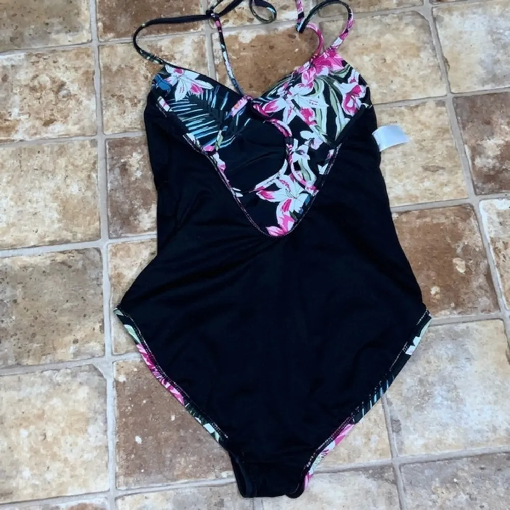 Kona Sol Black With Pink Tropical Floral Print Lace Up Back One piece Swimsuit M - Image 8