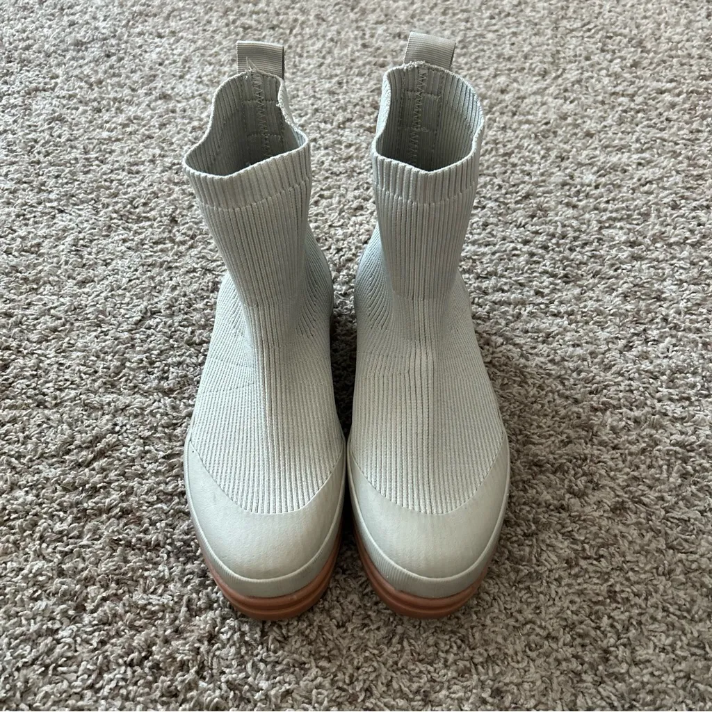 Everlane The Utility Boot Reknit Stretch Ankle in Stone Size 9.5 - Image 3
