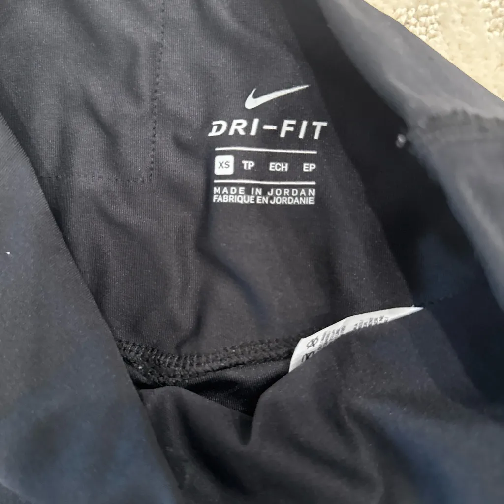 Nike Dri-FIT Black High Rise Capri Leggings | XS - Image 4