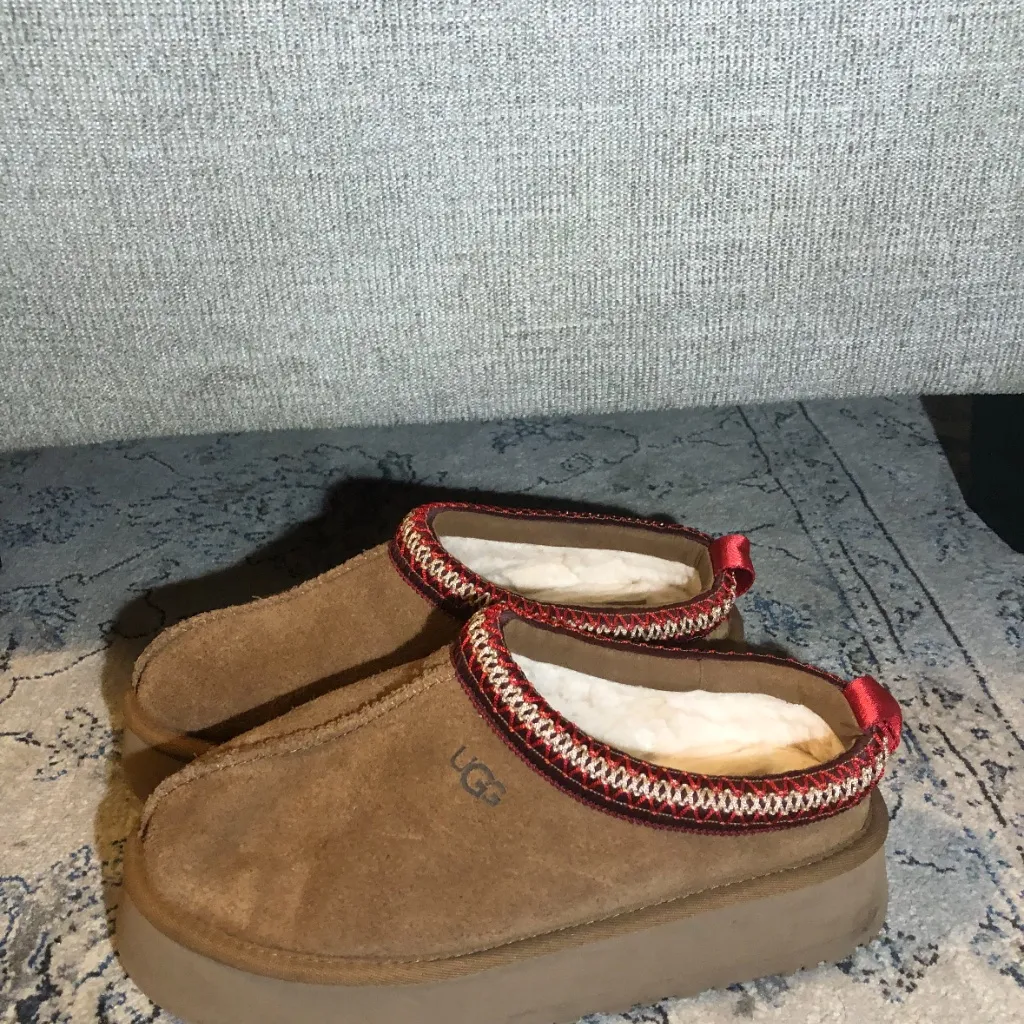 UGG Tazz Platform Slippers Chestnut - Image 4