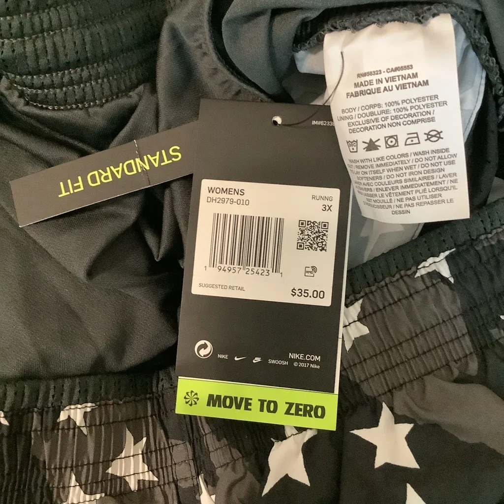 Nike Size 3X Women’s Black and White Stars Print. Standard Fit - Image 5