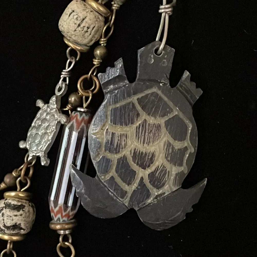 Moroccan Hand Carved Stone Beaded Frog and Turtle Vintage Necklace Black - Image 2