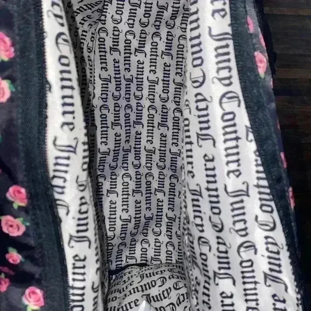 Juicy Couture Black with Pink Roses Bag - Image 4