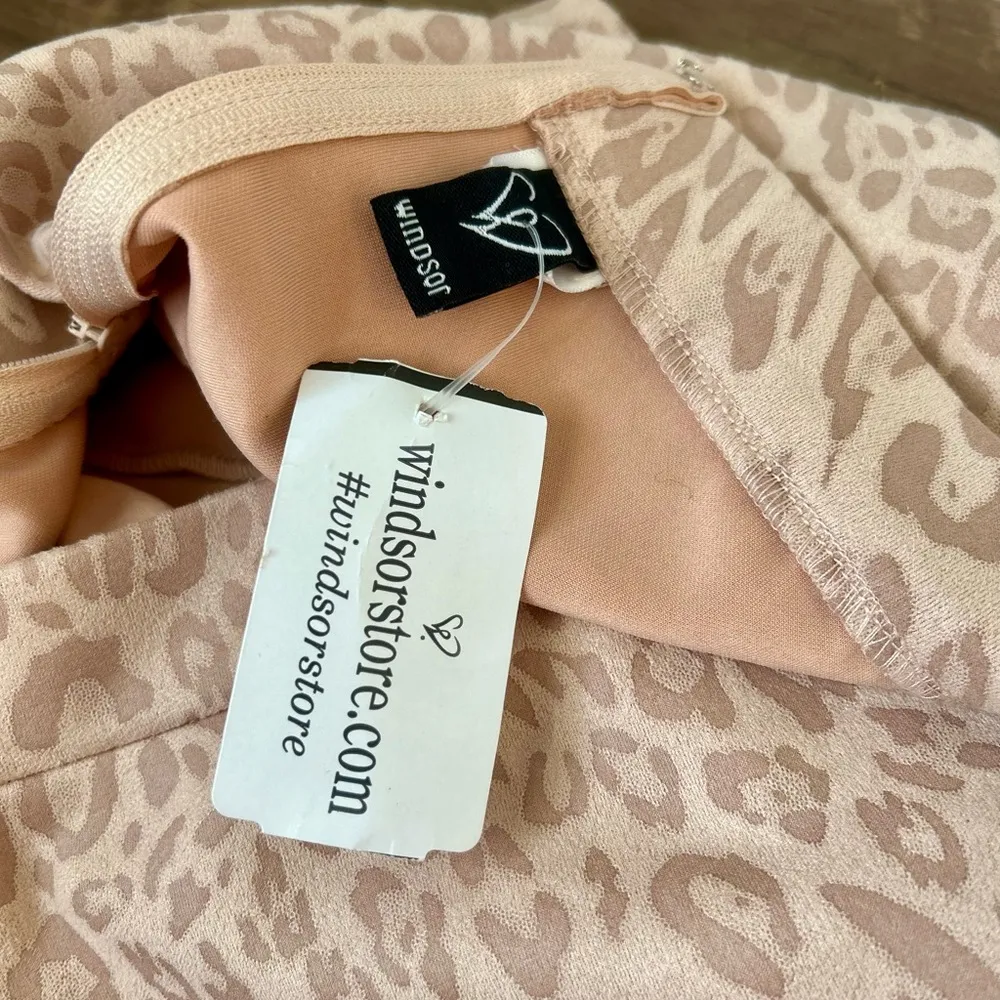 Windsor Pink and Tan Leopard Print Skirt Size Small NWT - Image 3