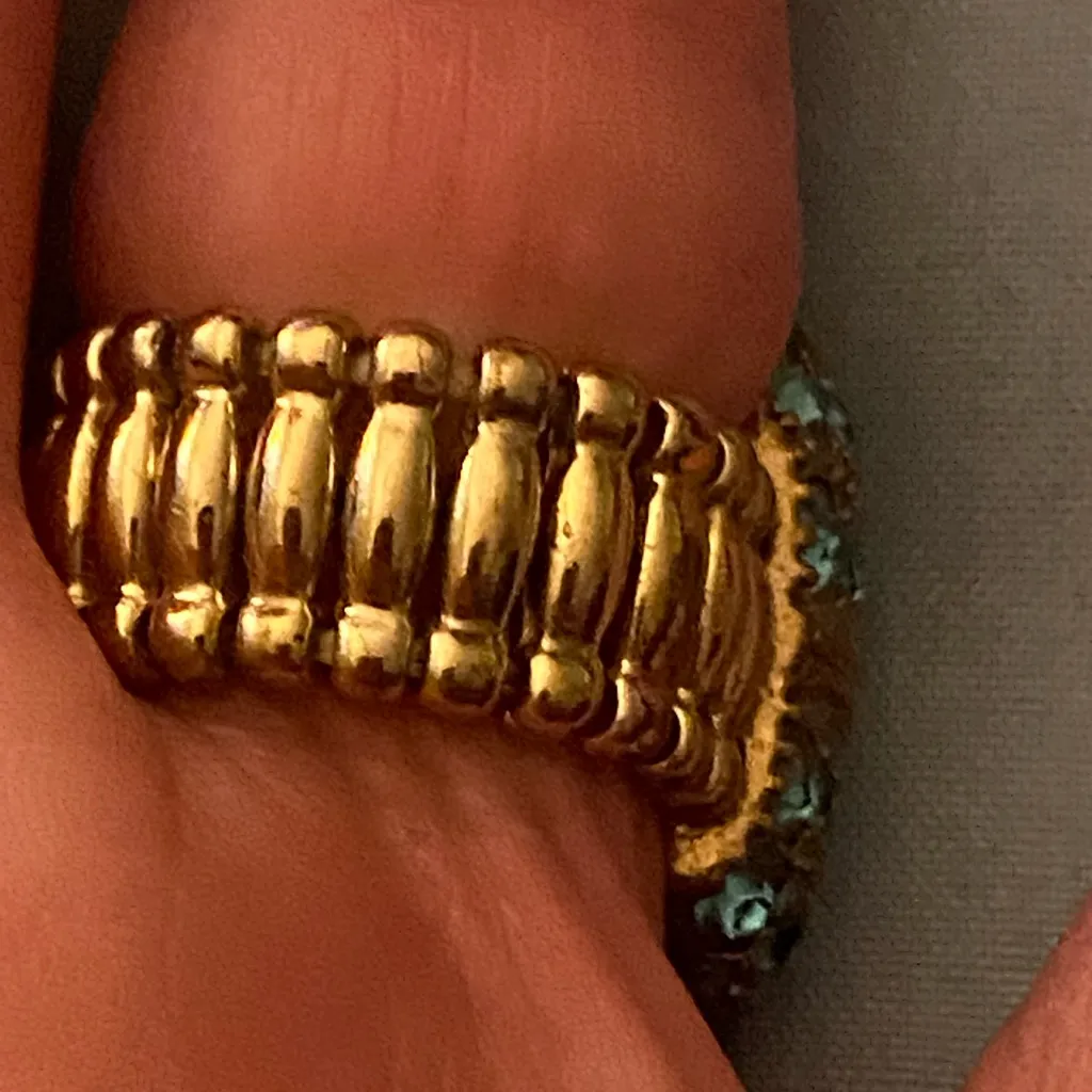 Vintage Womens Elastic Back Cocktail Ring Yellow Stone Blue Stones 1” Square - Image 5