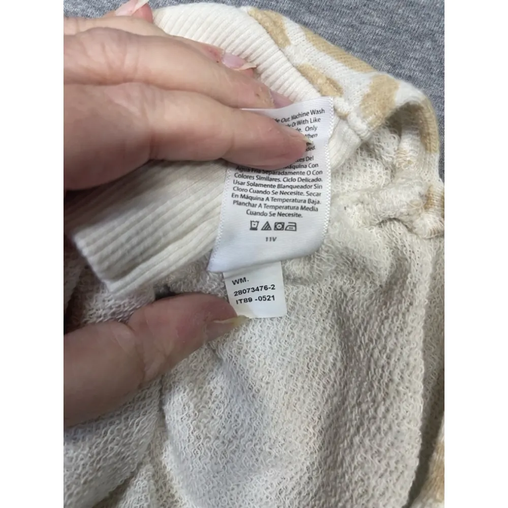 Women's Time and Tru Leopard Print Sweatshirt Size M - Image 3