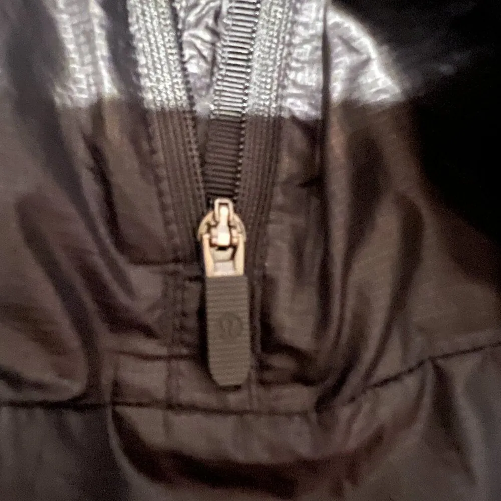 Lululemon  black packable windbreaker raincoat s/m - Image 7