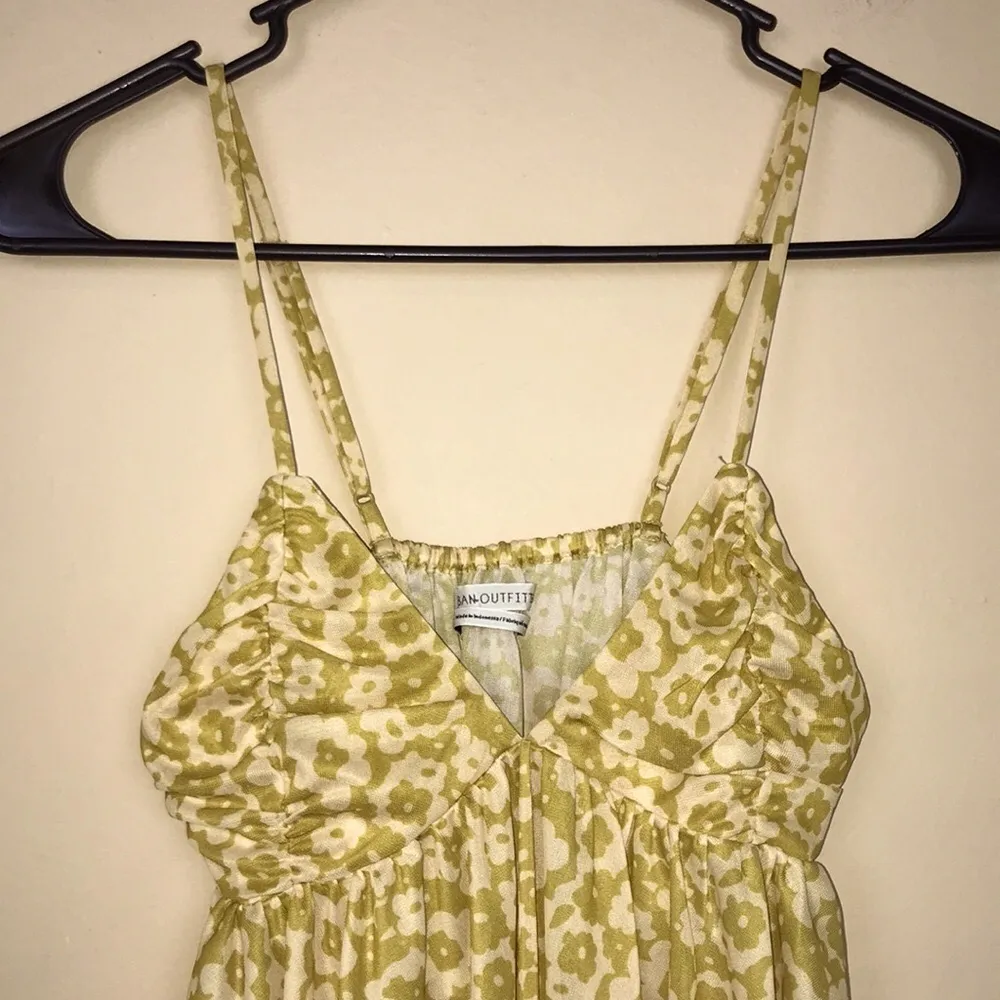Urban Outfitters Women’s Babydoll Floral Mesh Yellow Beige Cropped Tank Top - Image 2