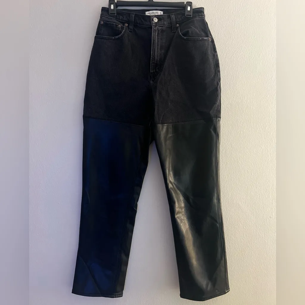 Abercrombie 90’s Straight Ultra High Rise Jean - Image 4