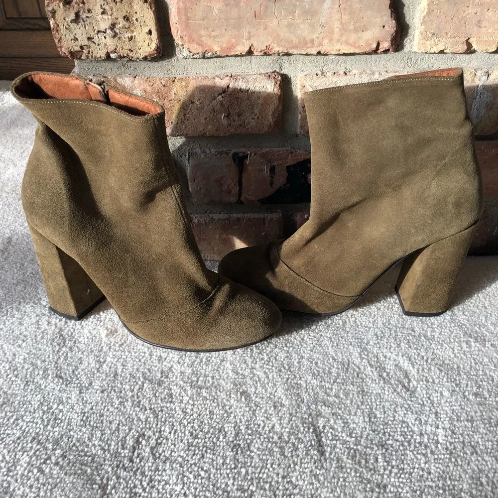 Steve Madden olive/army green suede bootie heels - 9 - Image 4