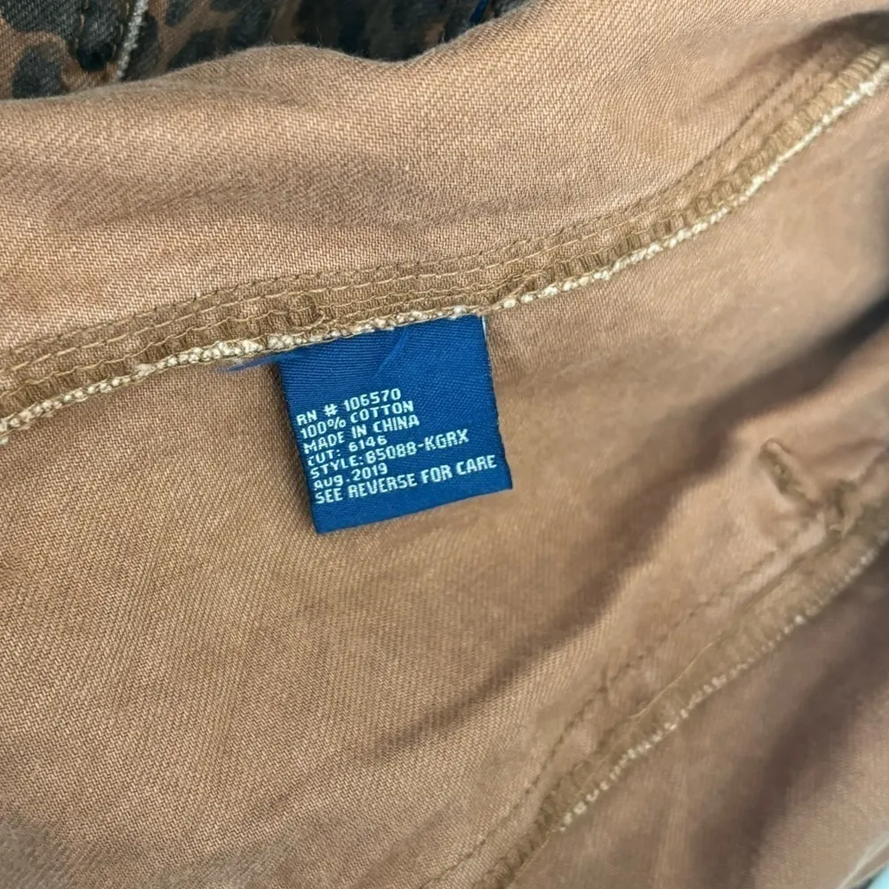 NWT Tractr BLU Leopard Print denim jacket SZ S Brown - Image 10