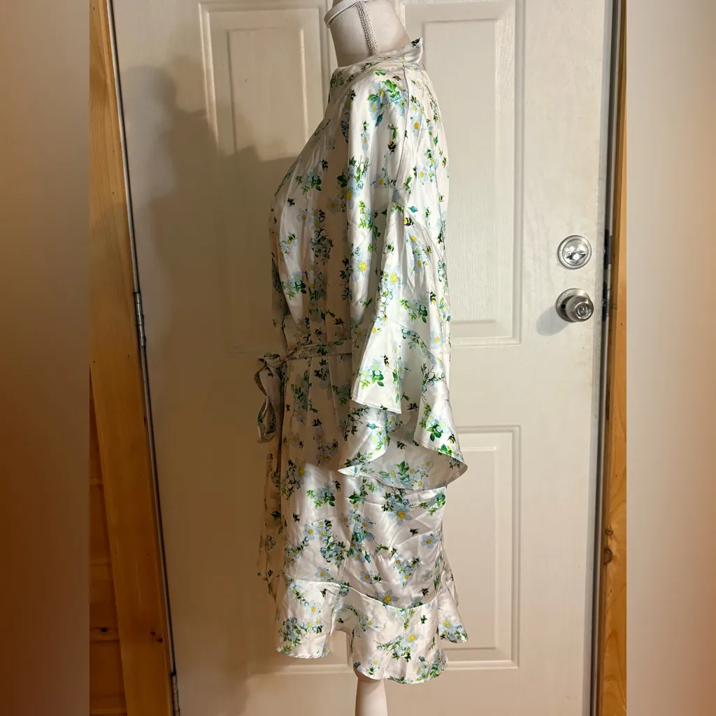 Victoria's Secret Satin Flounce Robe Floral White Bee Lingerie PJ M/L - Image 4