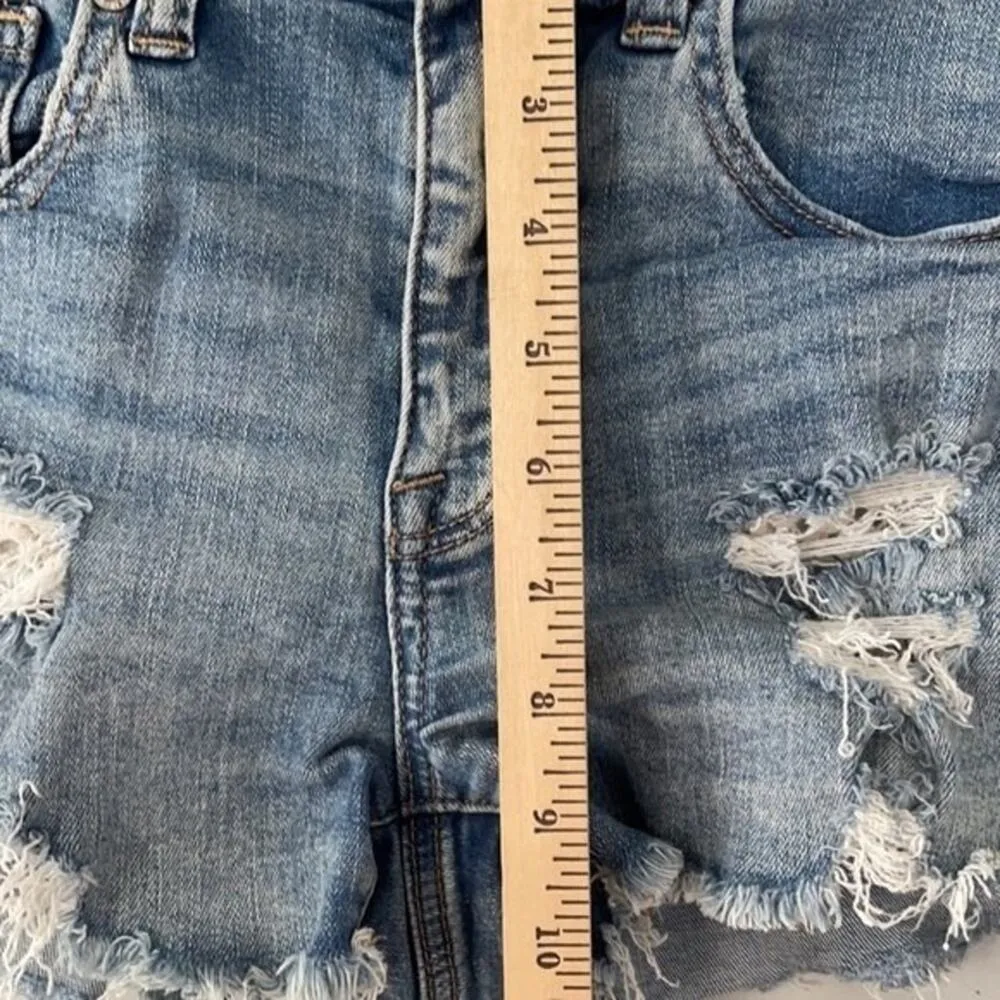 American Eagle Outfitters Hi Rise Shortie Size 4 Distressed - Image 8