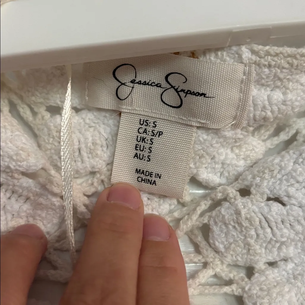 Jessica Simpson Floral Crochet Shaw in Cream and Gold - Image 3