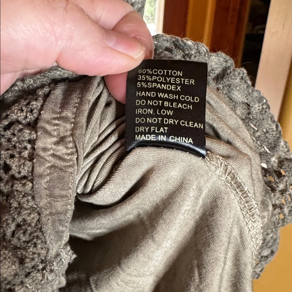 POL Sunwashed Olive Green Smocked High Waist Ruffle Lace Flowy Shorts Sz Medium - Image 6