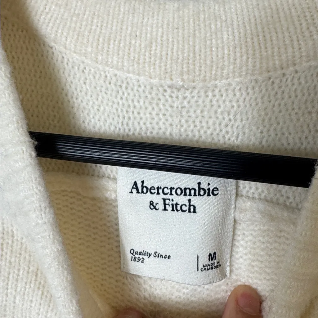 Abercrombie & Fitch The A&F Madeline Textural Crew Sweater sz M - Image 5