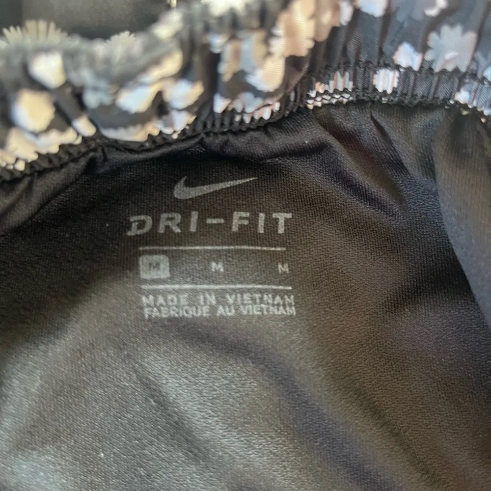 Nike Black Floral Running Shorts - Image 8