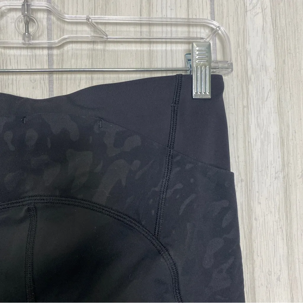 Lululemon Stash It Crop Legging Animal Swirl Embossed Black size 6 W6E61S - Image 9