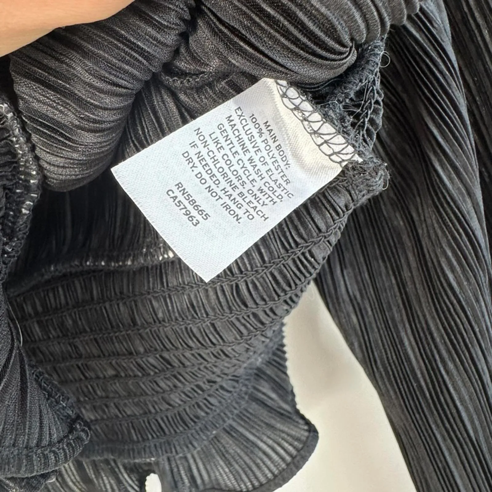 Leith Plisse Smocked Crop Long Sleeve Top Black XS - Image 6